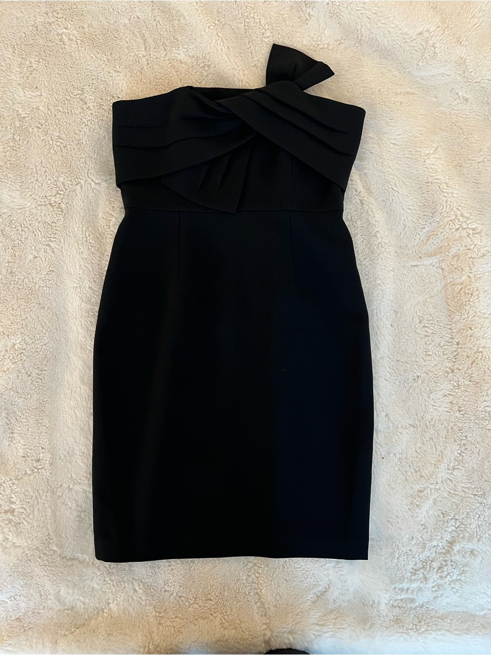 Chelsea28 Black One-Shoulder Twist Sheath Dress
